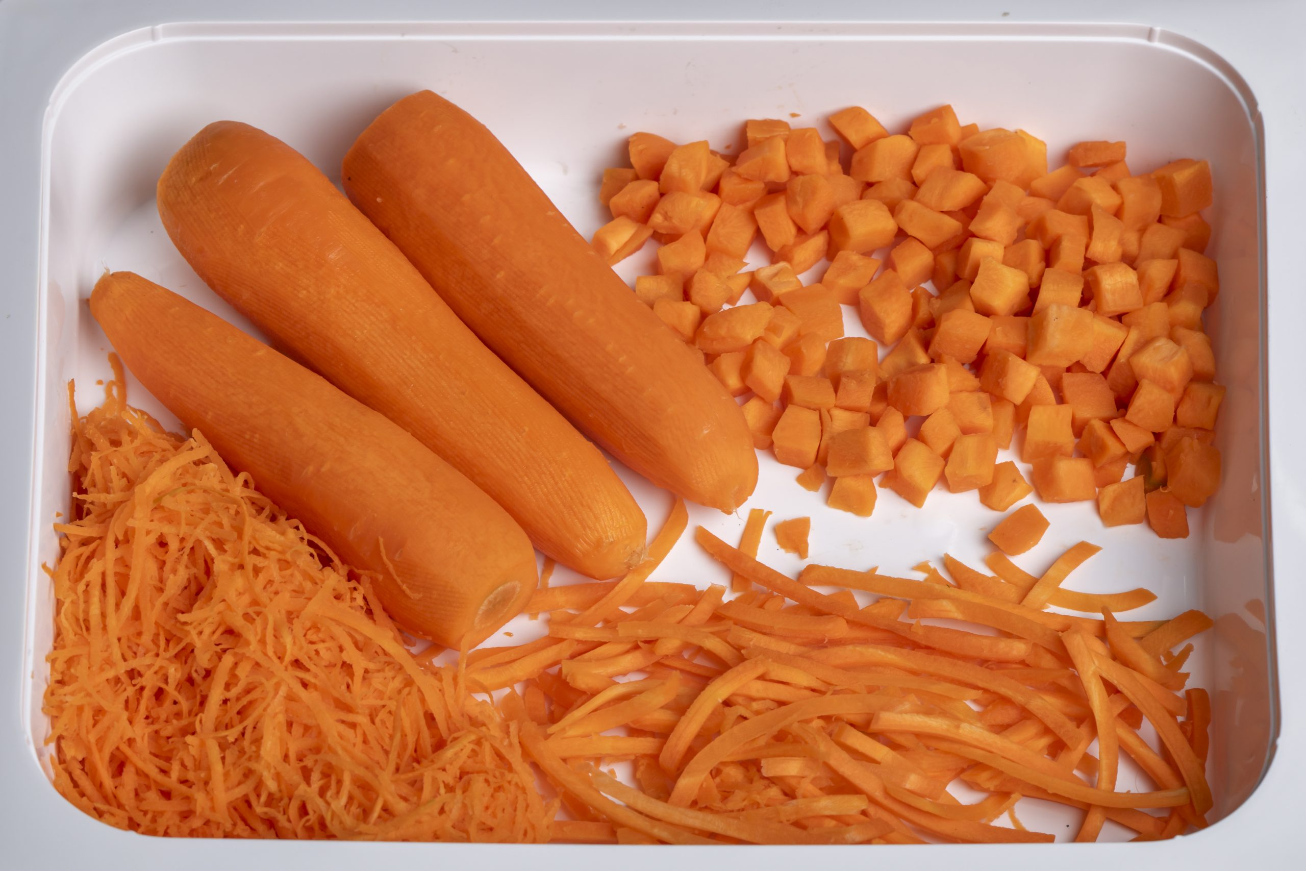 Zanahorias preparadas en distintos cortes por IV Gama Loor